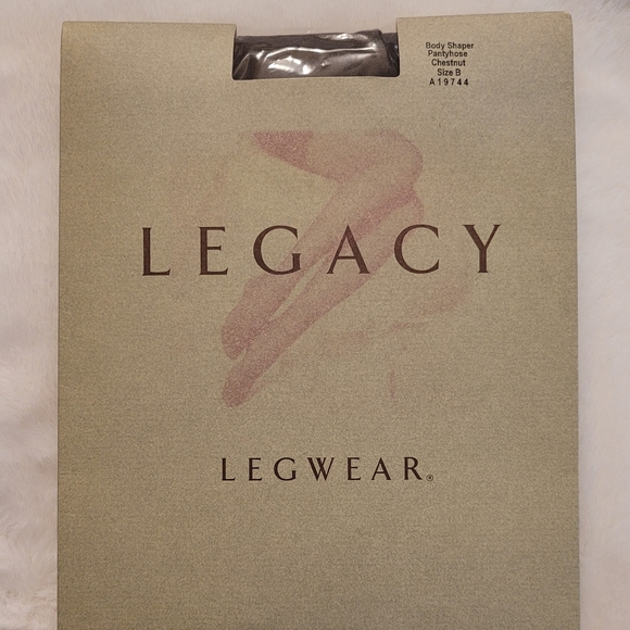 Legacy Legwear Body Shaper Pantyhose Size B Color Chestnut New In Box - Picture 1 of 10